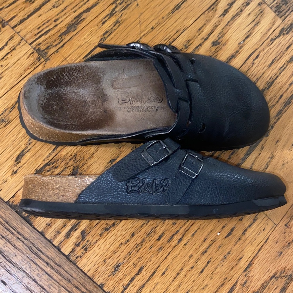 Birkis Black Leather Mules / Clogs Sz 7 Woman’s  PRELOVED ❤️